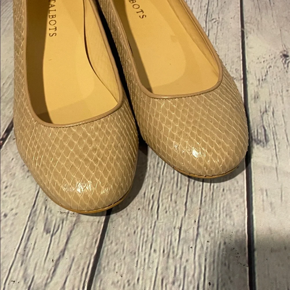 Talbots Women's Snakeskin Tan  Flats Size 8.5 Wide